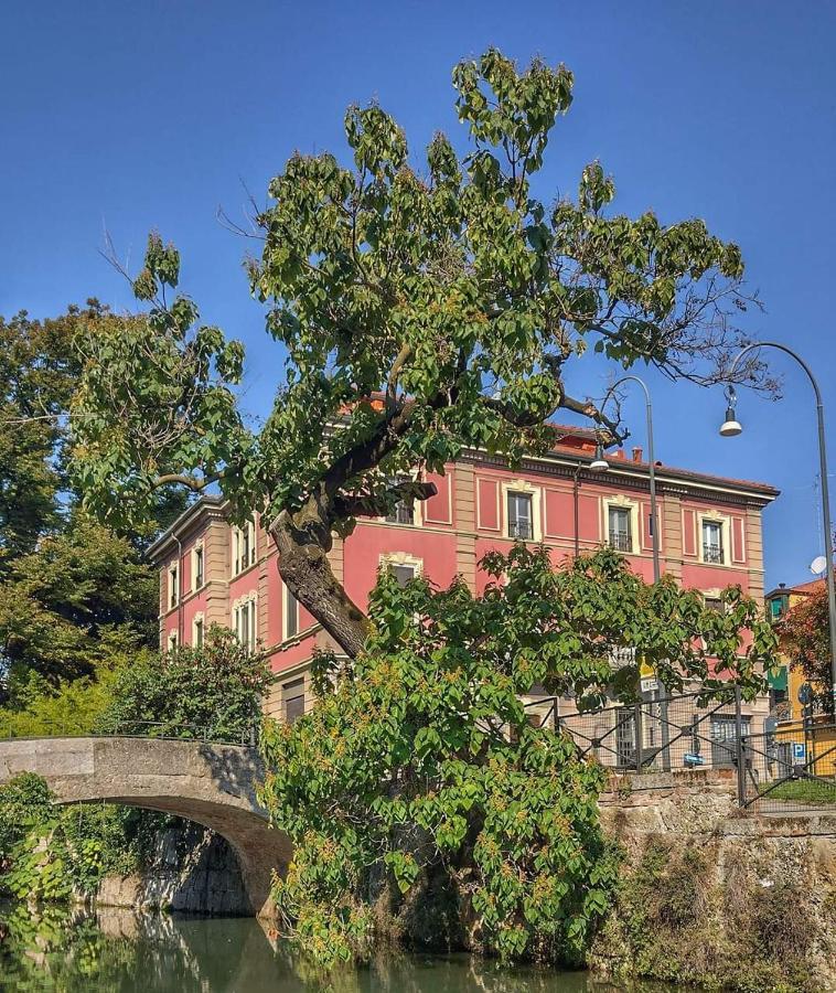 Trilocale In Villa Signorile Milan Exterior photo