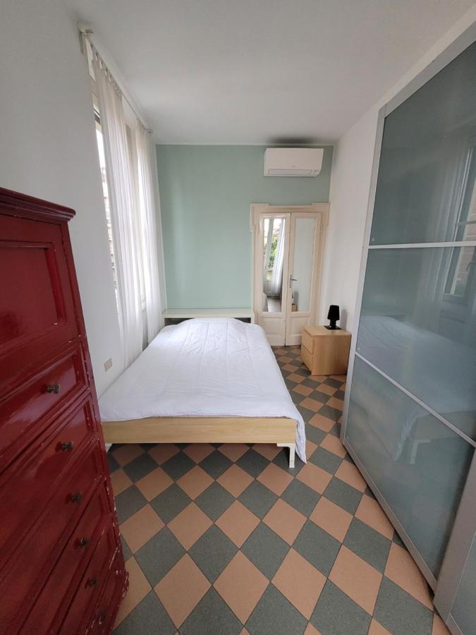 Trilocale In Villa Signorile Milan Exterior photo